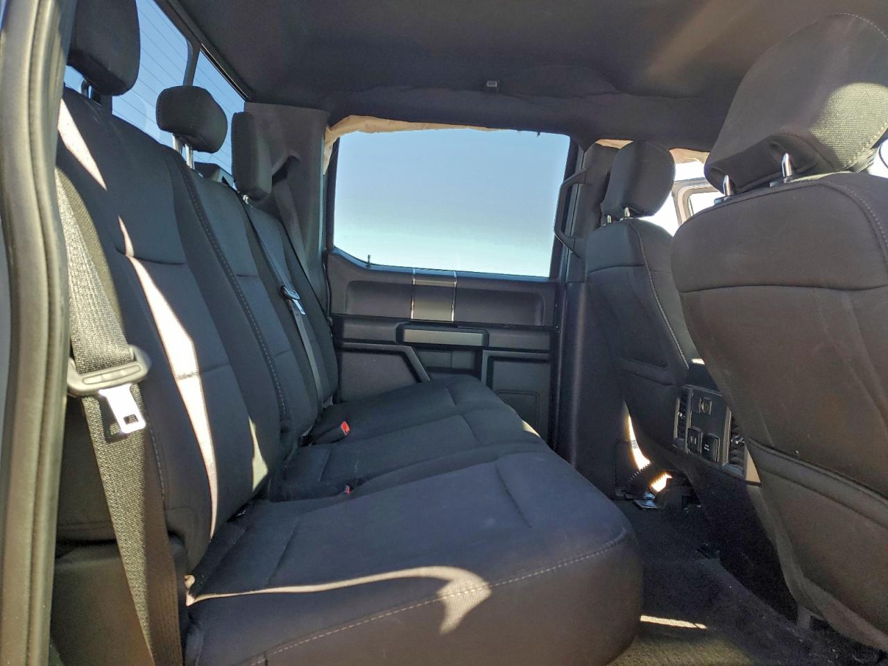 Ford F-150 Supercrew Image 9