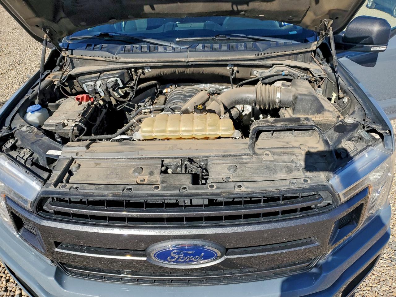 Ford F-150 Supercrew Image 3