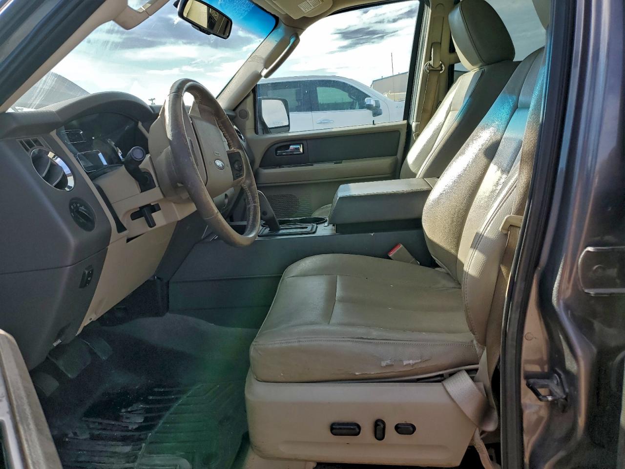Ford Expedition Xlt Image 7